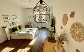 Studio27 - Apartment With Balcony At The Buda Castle